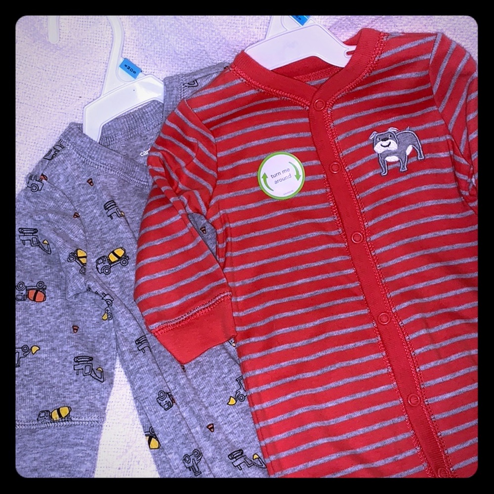 NWT Carter’s footed 6 month onsies